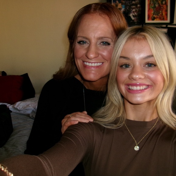 Meet your Posher, Athena- LIKE THIS LISTING TO BE ALERTED FOR POSH SHOWS 🤗 - Picture 7 of 16